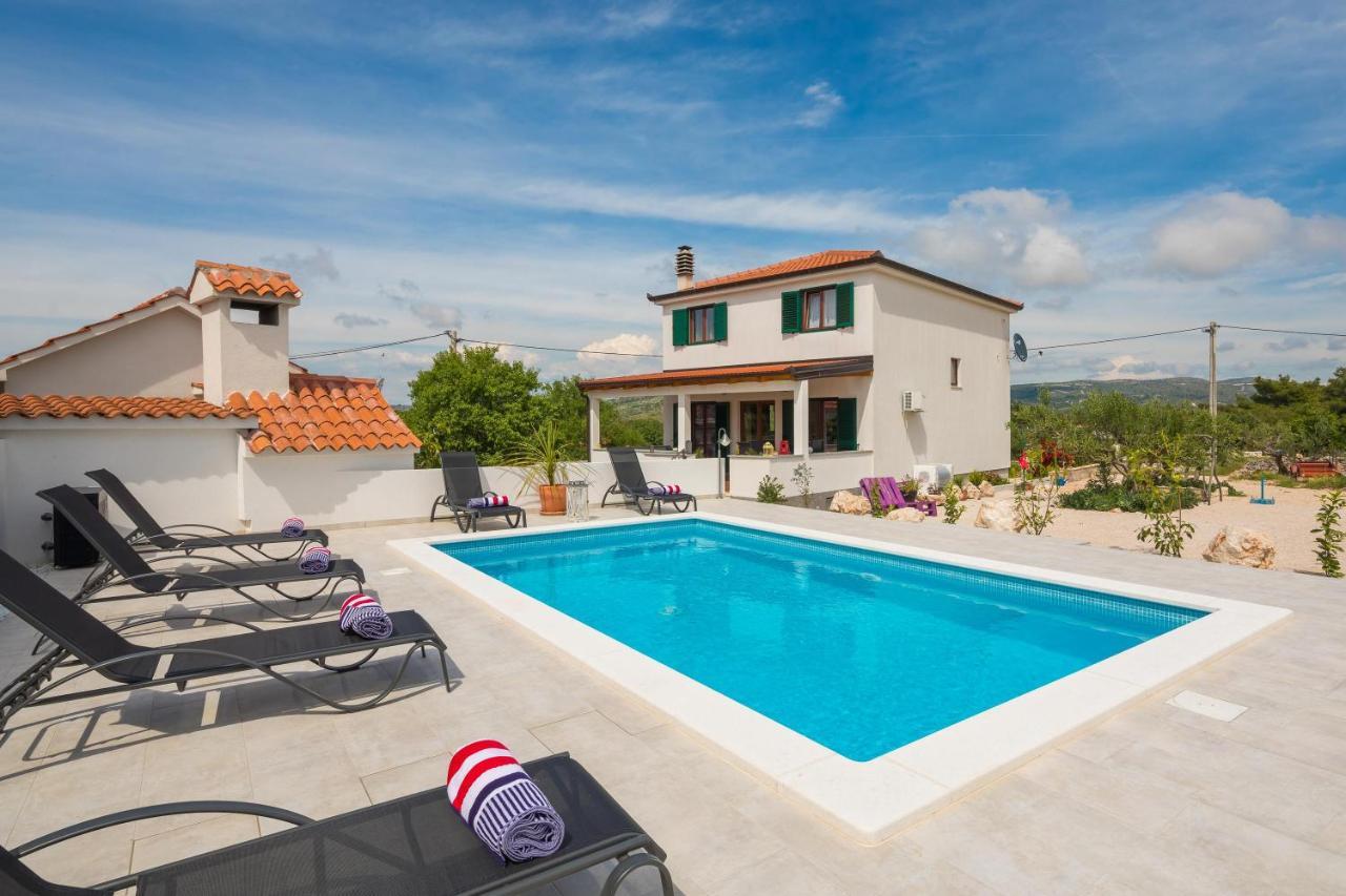 Villa Sunshine Rogoznica  Exteriör bild